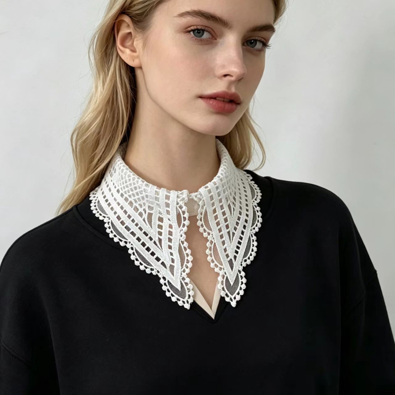 Embroidery - Lady White Ruffled False Collar Floral