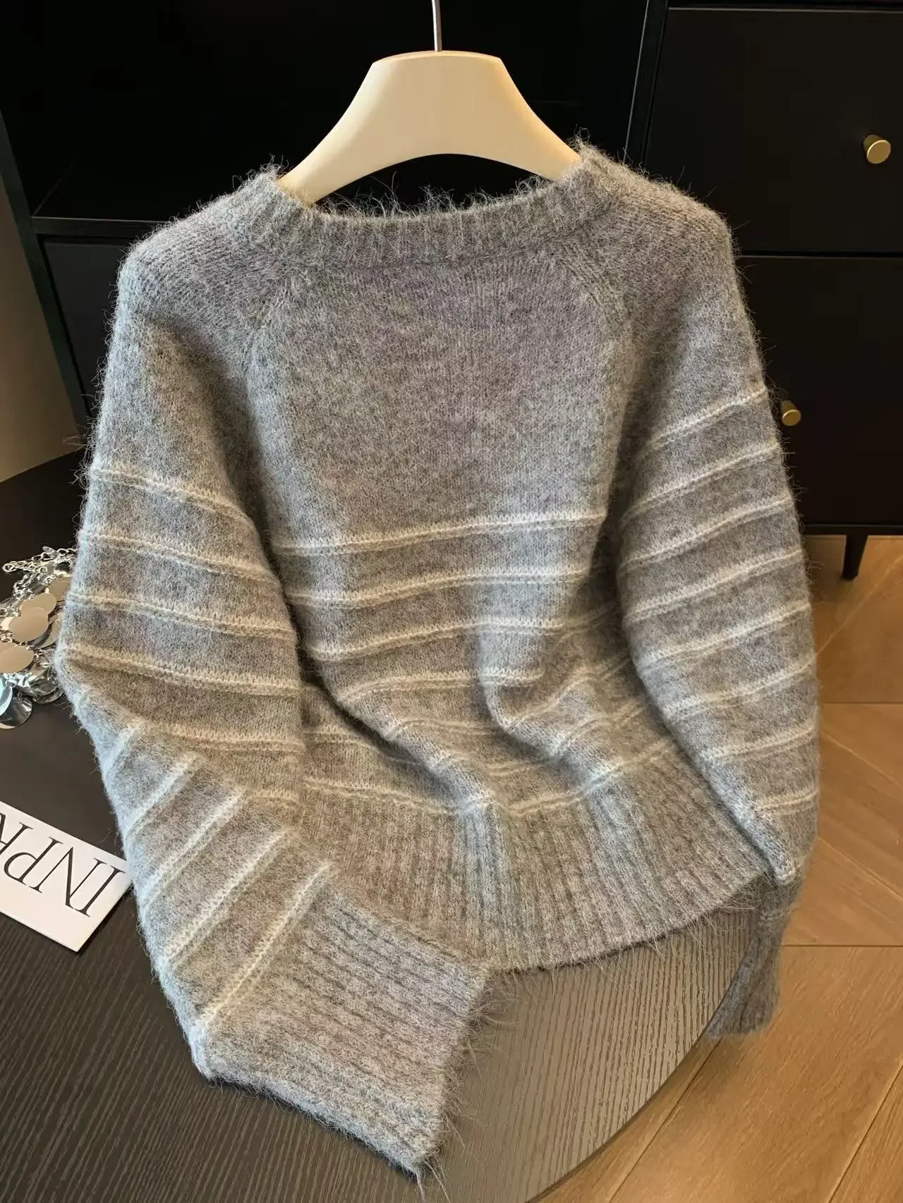 Autumn Winter Women's Striped  - đánh giá và giá Embroidery