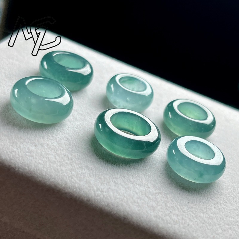 Natural Emerald Blue Water Luc - đánh giá và giá Beading